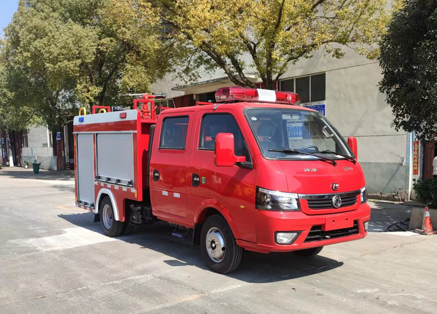 東風(fēng)途逸雙排水罐消防車