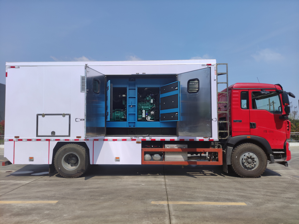 重汽豪沃電源車（4000m3/）小時