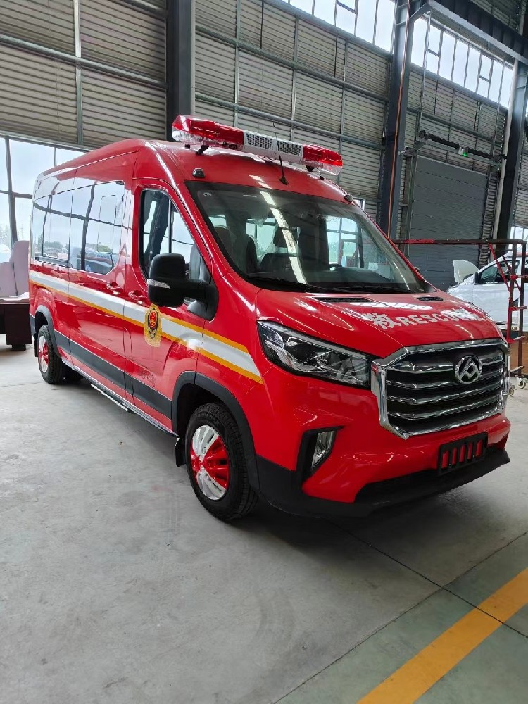 大通運(yùn)兵車13人