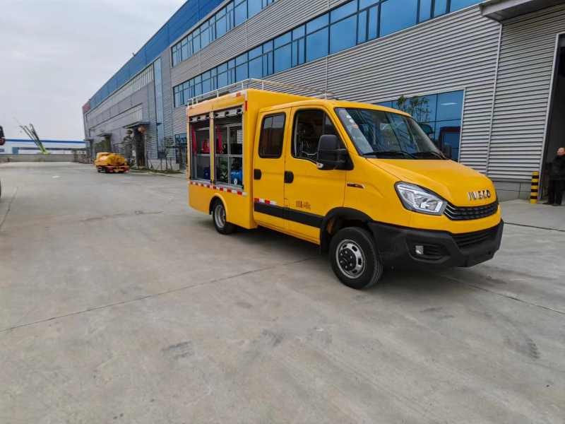 依維柯救險(xiǎn)車