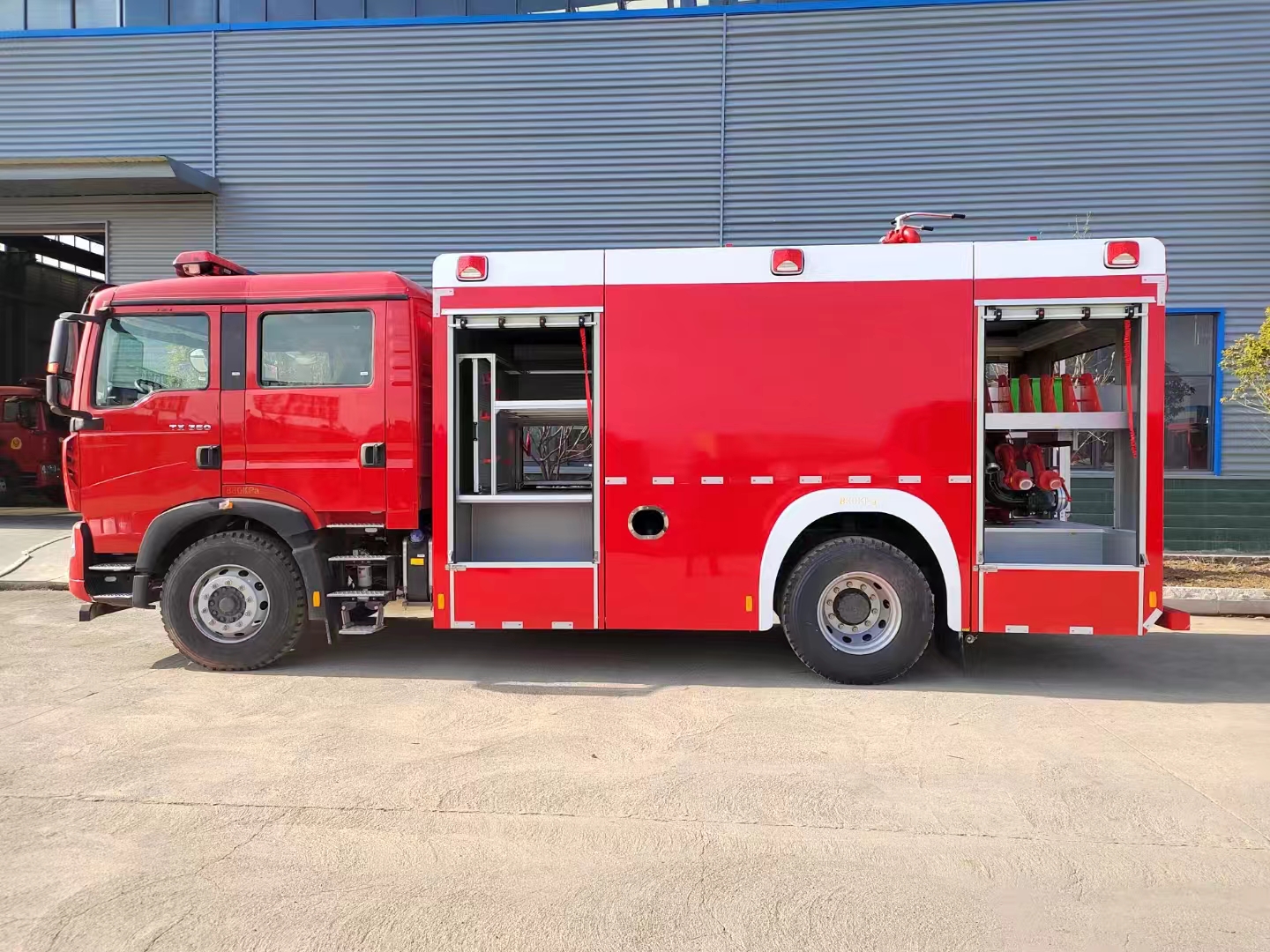 8噸水罐消防車